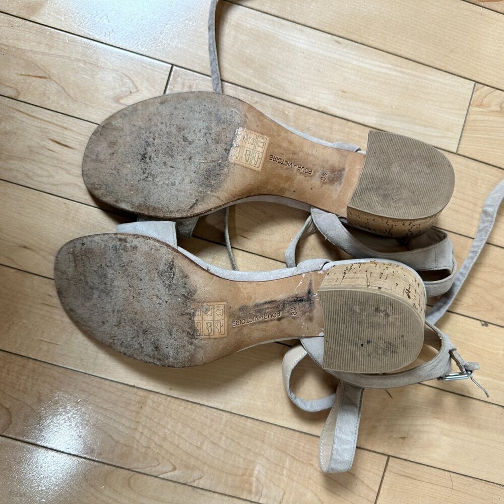 POUR LA VICTOIRE Wrap Up Suede Neutral Nude Sandals Cork Heels Size 8.5 - Picture 13 of 16